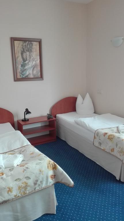 Artix Hotell Zbąszynek Eksteriør bilde