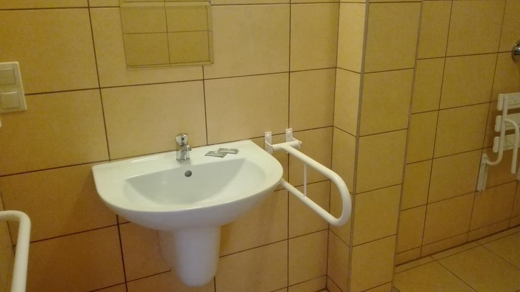 Artix Hotell Zbąszynek Eksteriør bilde