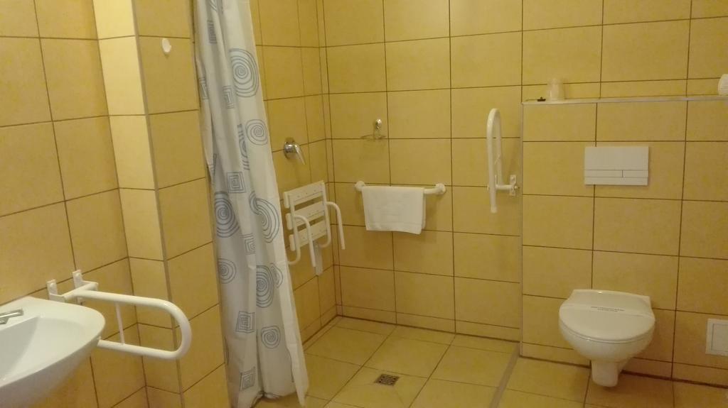 Artix Hotell Zbąszynek Eksteriør bilde